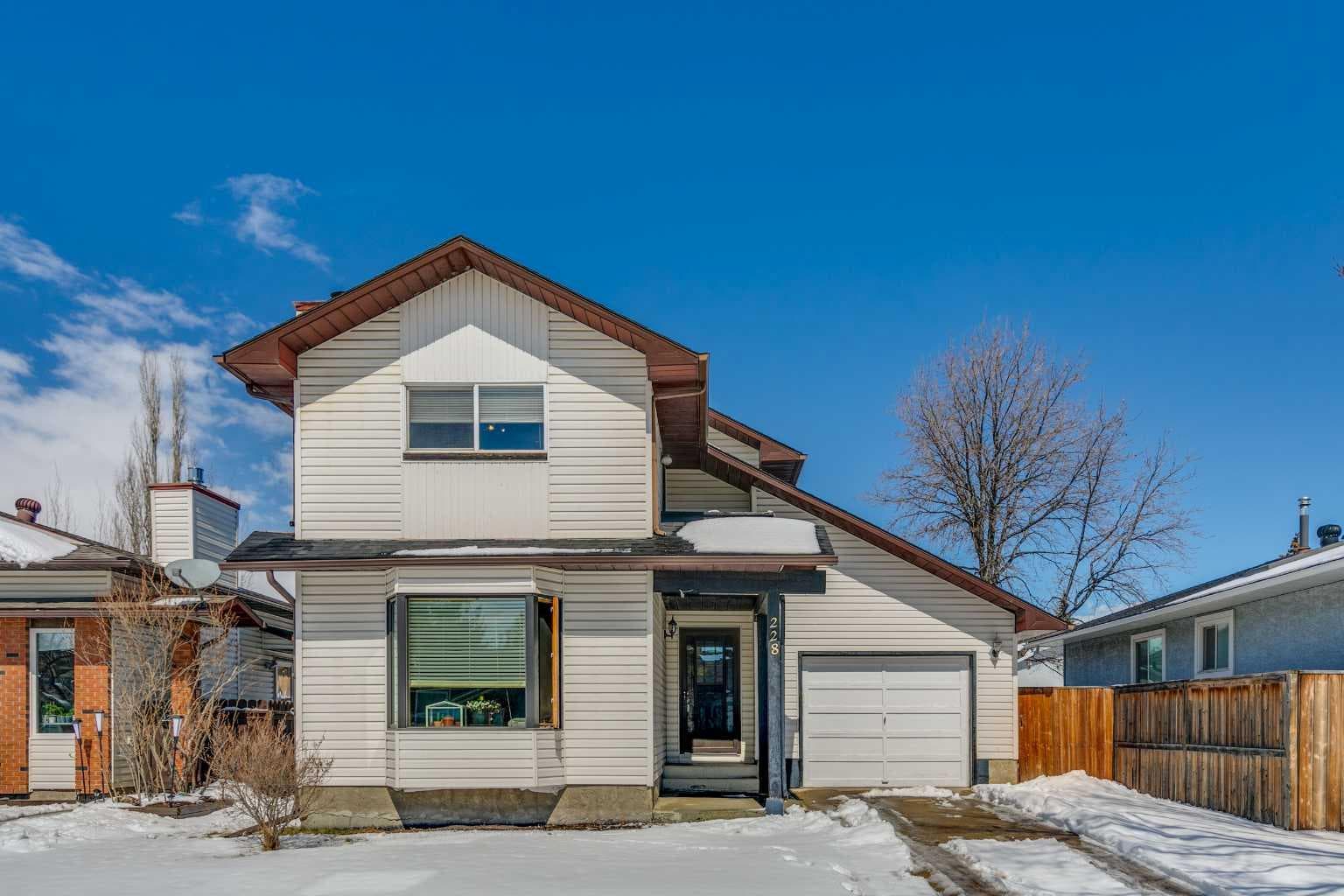 228 Marquis Place SE — photo 1