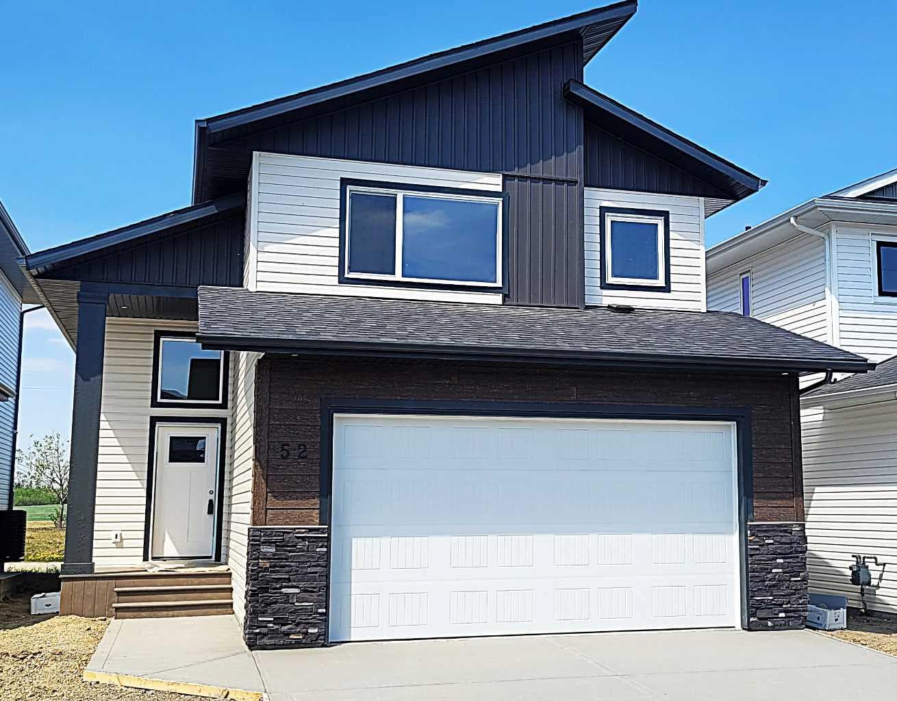 52 Emmett Crescent — photo 1