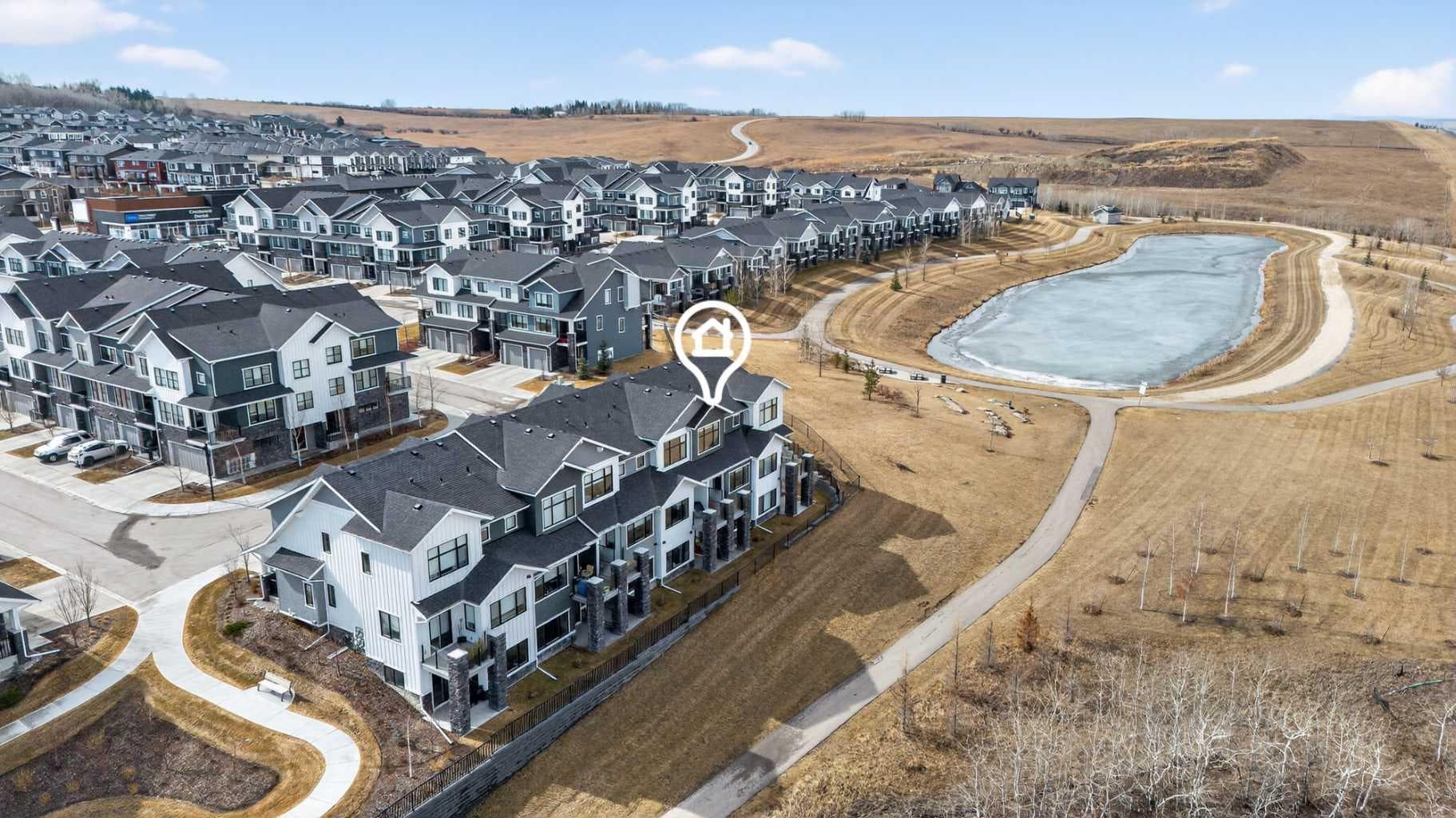 Row/Townhouse in Crestmont