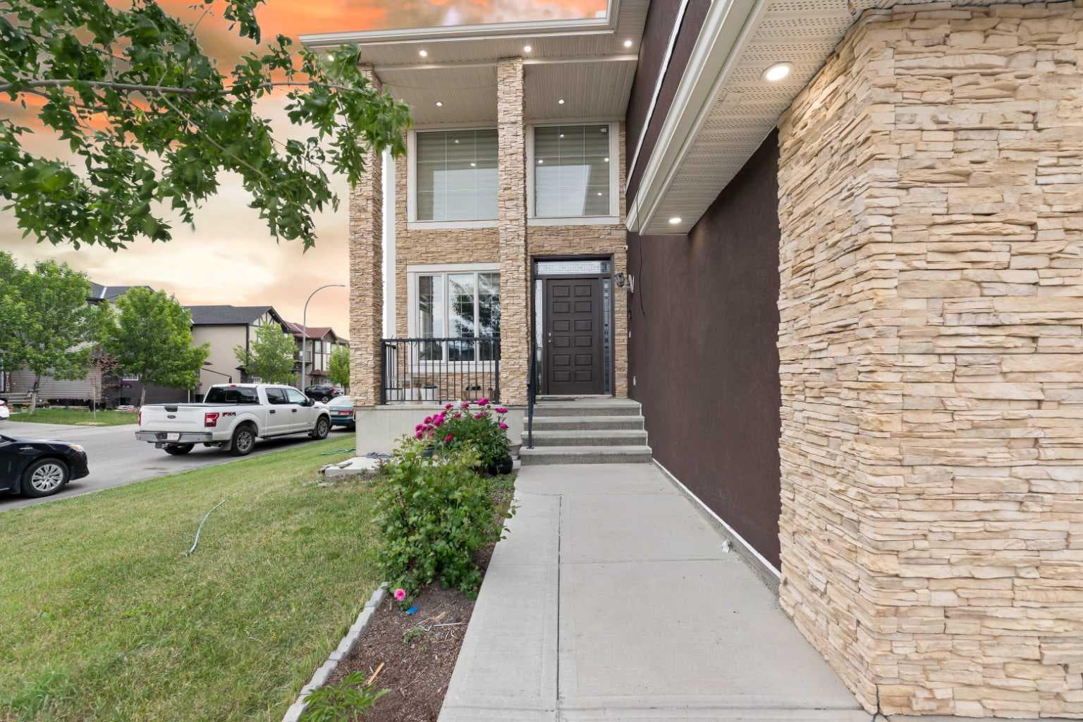 150 Saddlelake Grove NE — photo 4