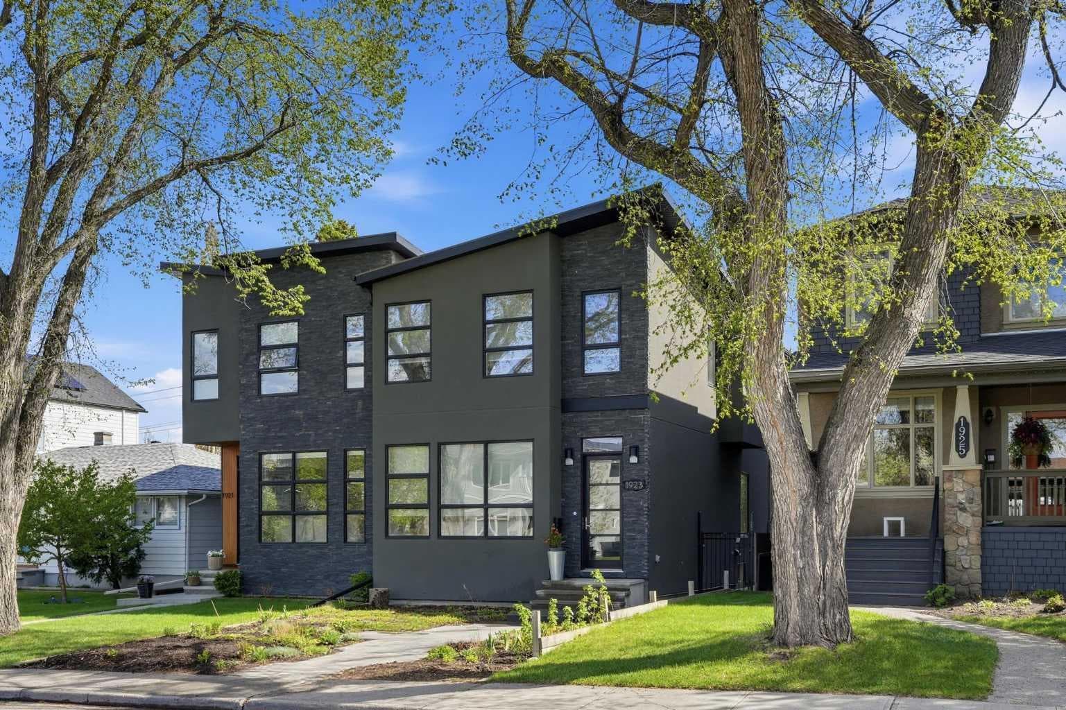 Semi Detached (Half Duplex) in Altadore