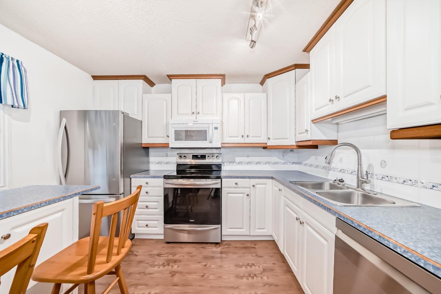 255 Falshire Way NE — photo 4