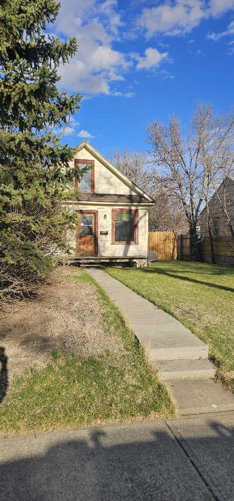 419 12 Street N — photo 1