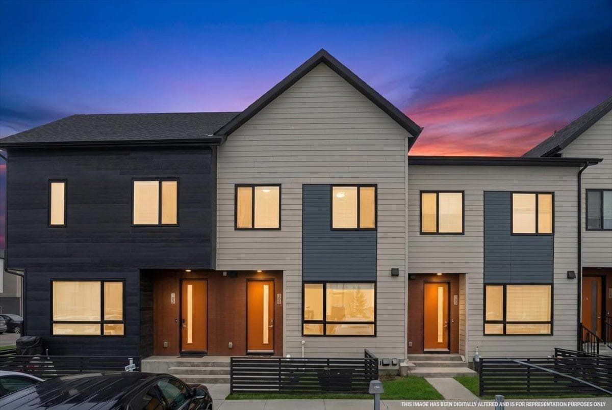 123 Redstone Crescent NE — photo 1