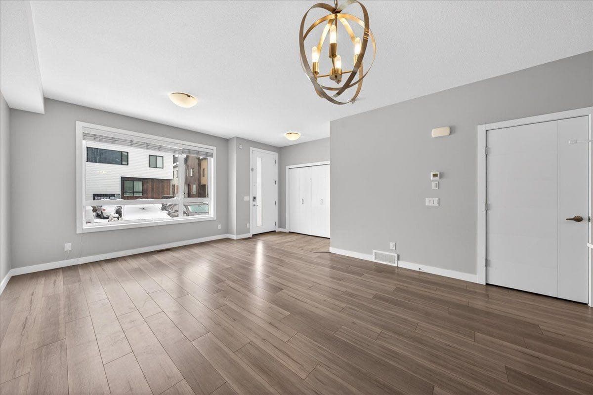 123 Redstone Crescent NE — photo 4