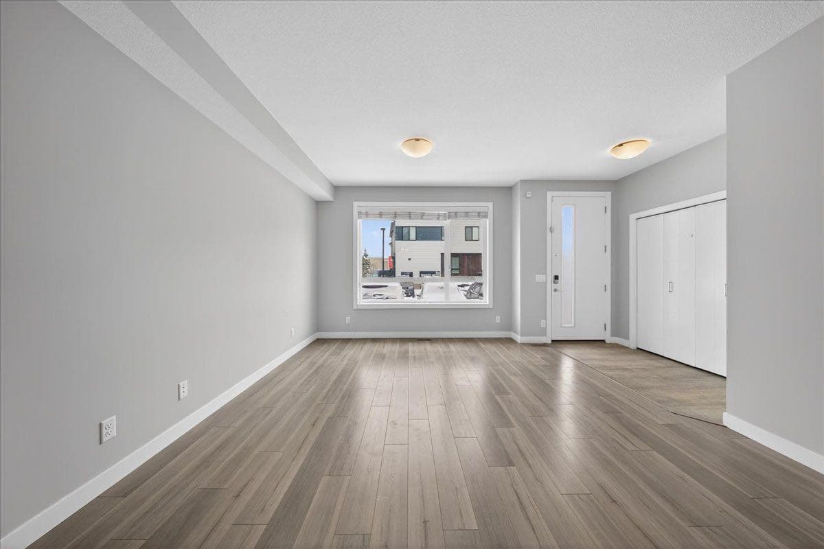 123 Redstone Crescent NE — photo 5