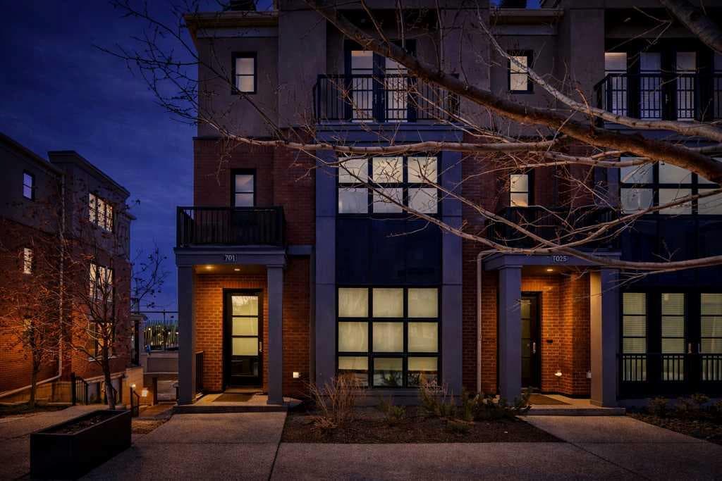 701 Aspen Meadows Hill SW — photo 2