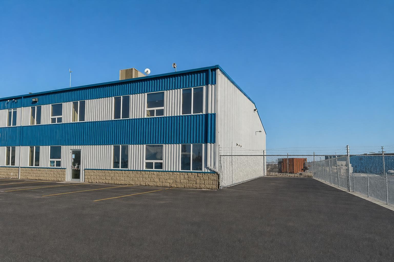 3, 8 GATEWAY Boulevard — photo 2