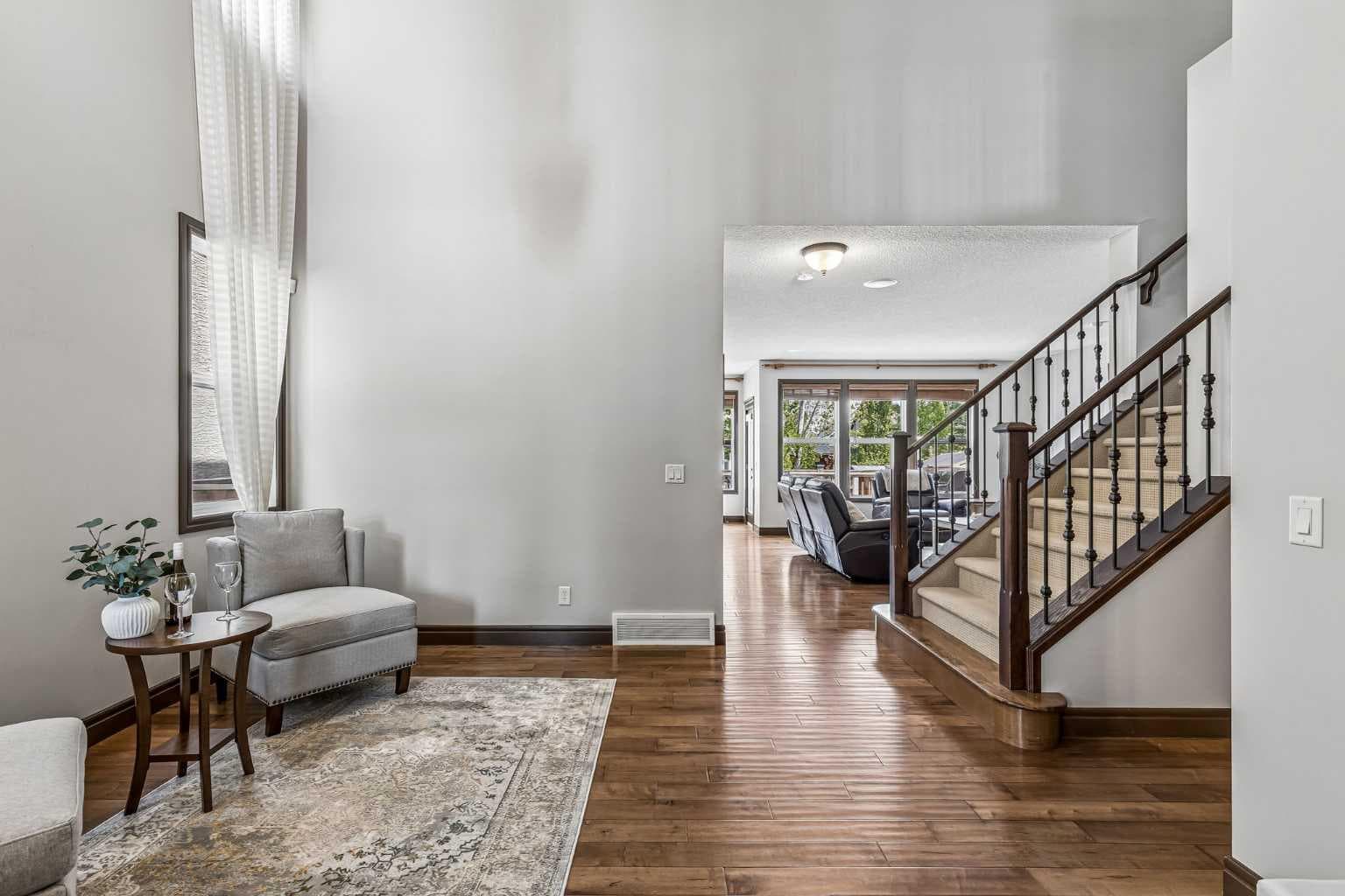 12 Mahogany Heath SE — photo 5