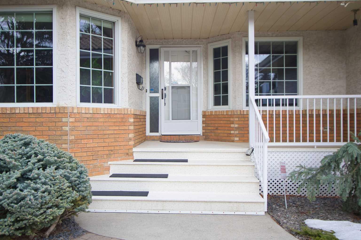 240 Varsity Estates Terrace NW — photo 4