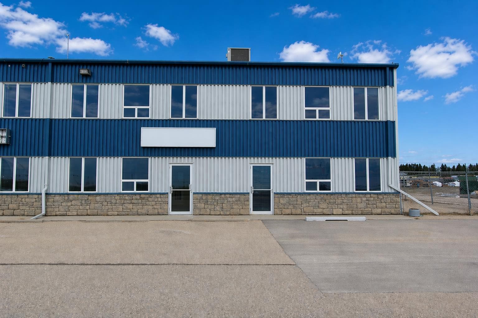 3, 8 GATEWAY Boulevard — photo 1