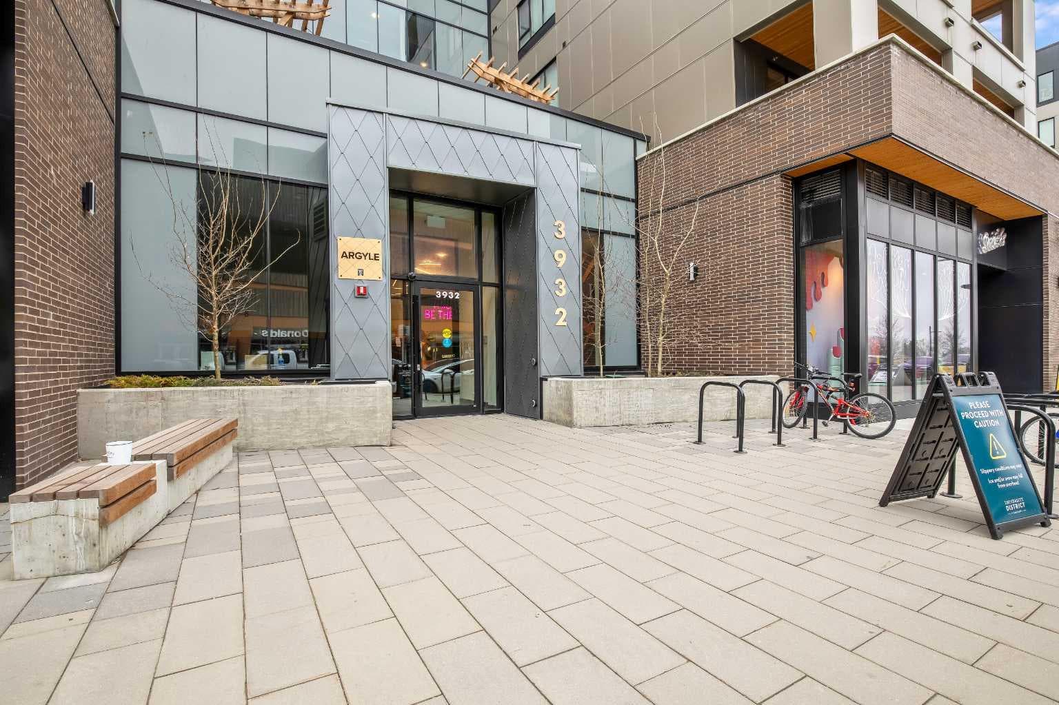 507, 3932 University Avenue NW — photo 1