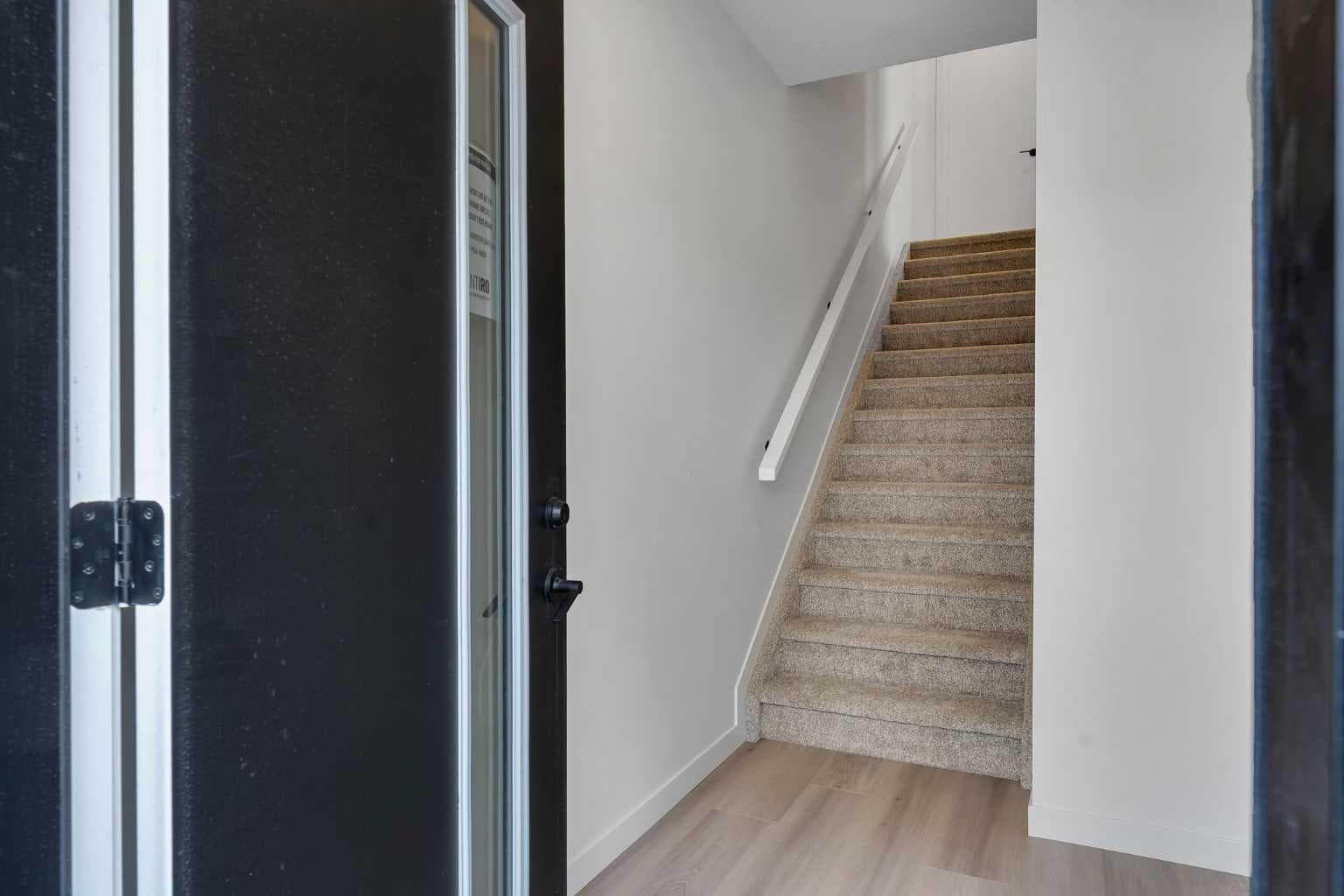 120 Arbour Lake Court NW — photo 2