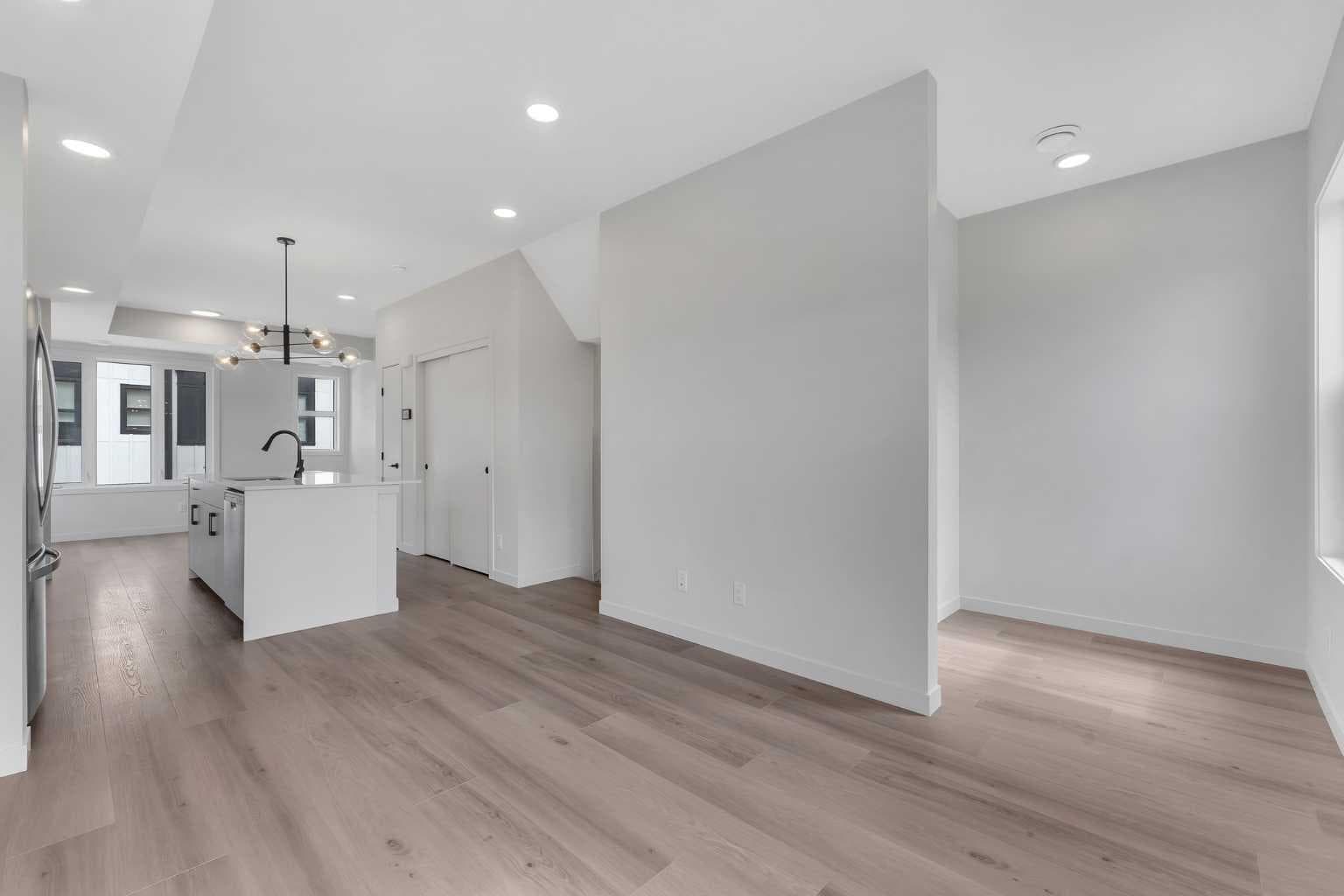 120 Arbour Lake Court NW — photo 3
