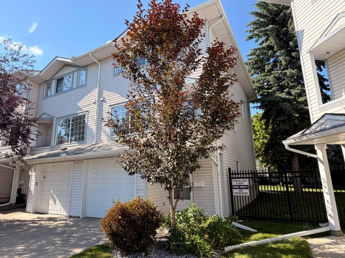 52 Kingsland Court SW — photo 1