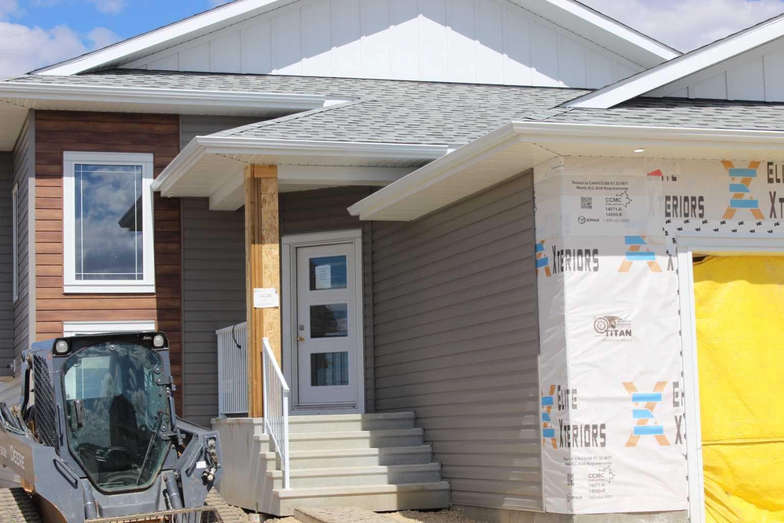 52 Everson Close — photo 1