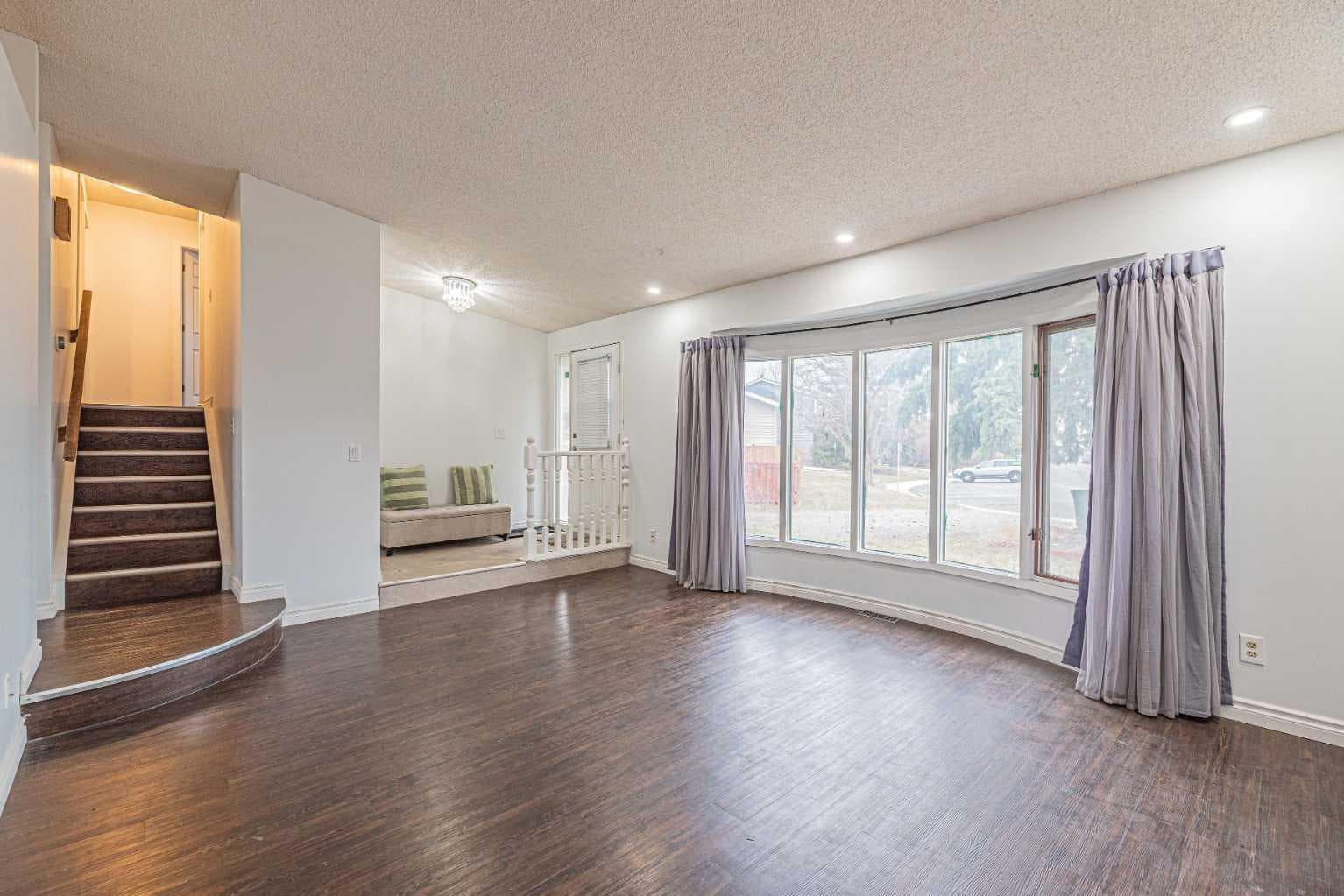 64 Castledale Crescent NE — photo 5