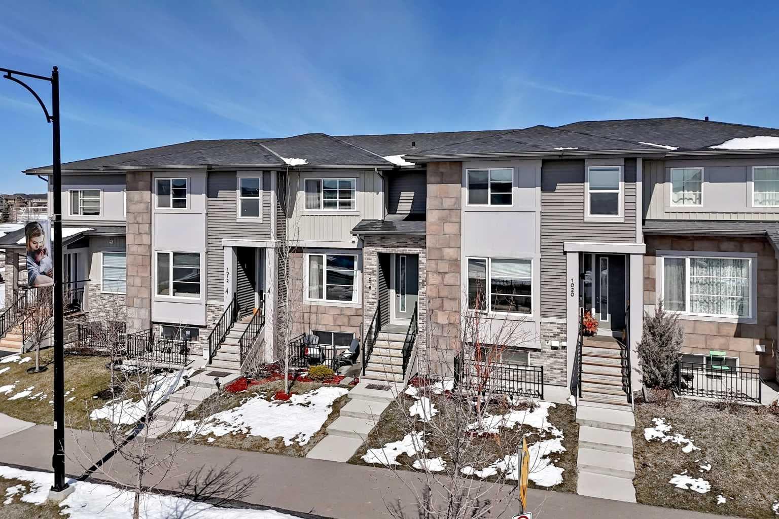 1016 Lanark Boulevard SE — photo 2