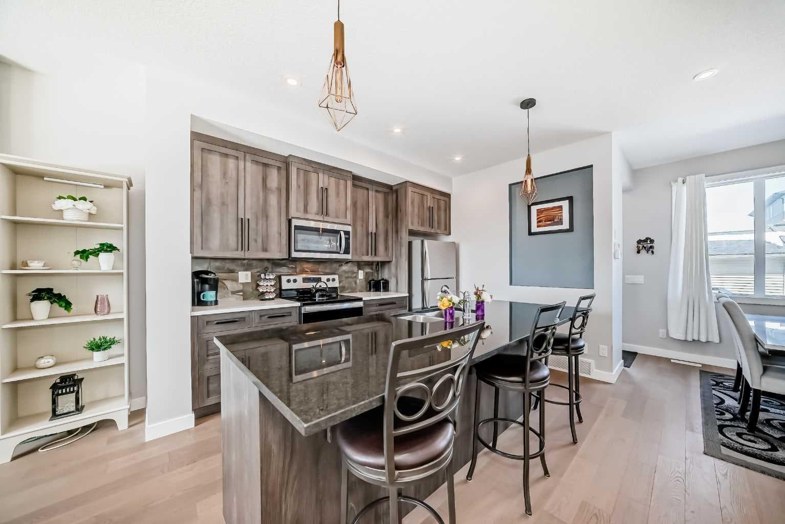 1016 Lanark Boulevard SE — photo 4
