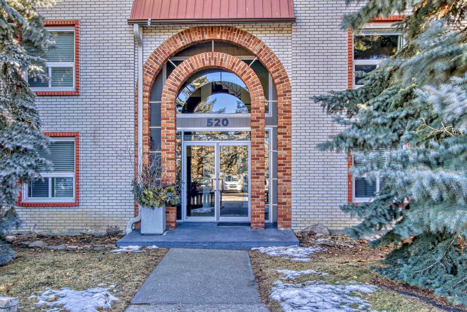 202, 520 Cedar Crescent SW — photo 4