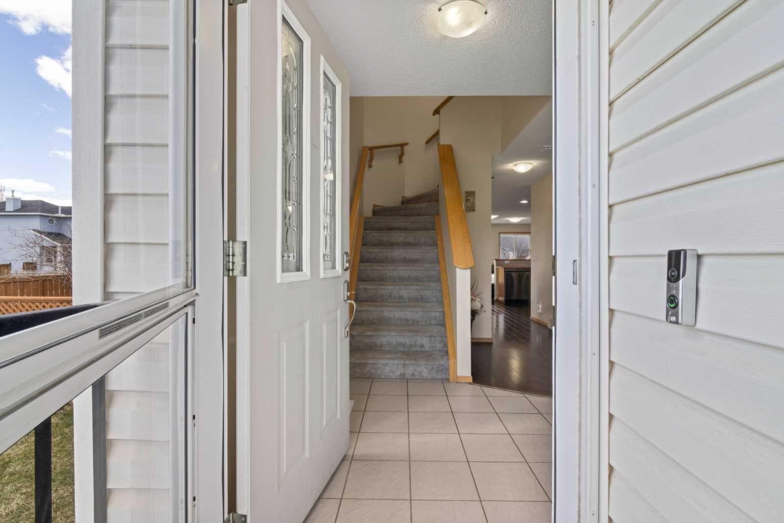 10 Taralea Bay NE — photo 4