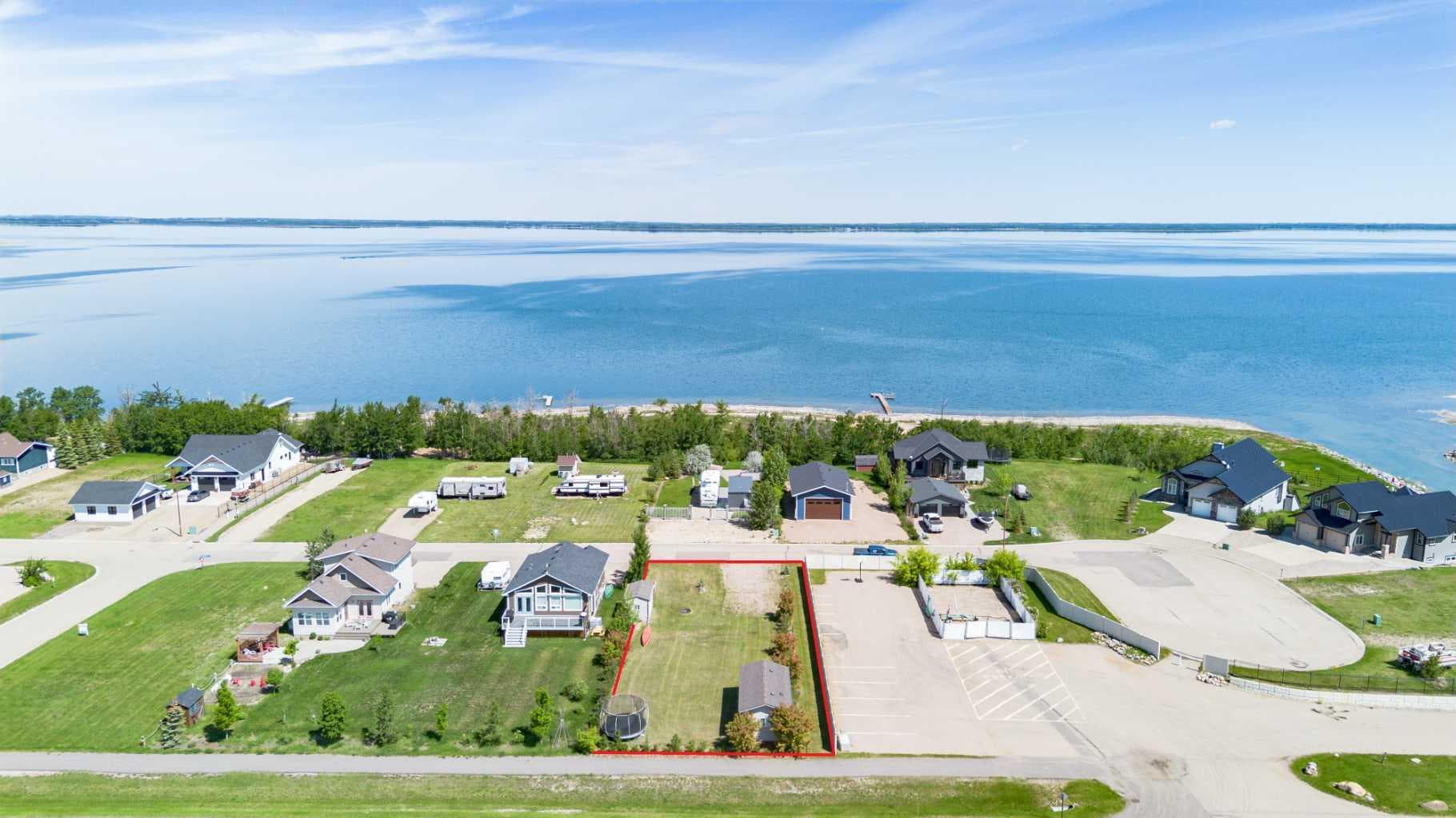 15 Marina Place — photo 2