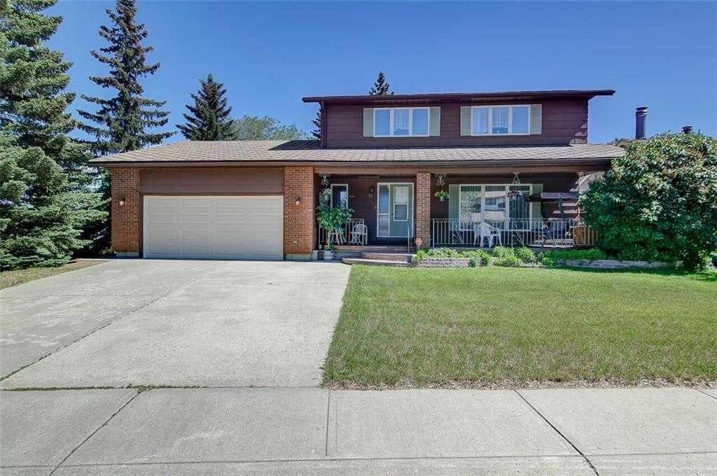 51 Parkwood Crescent — photo 1