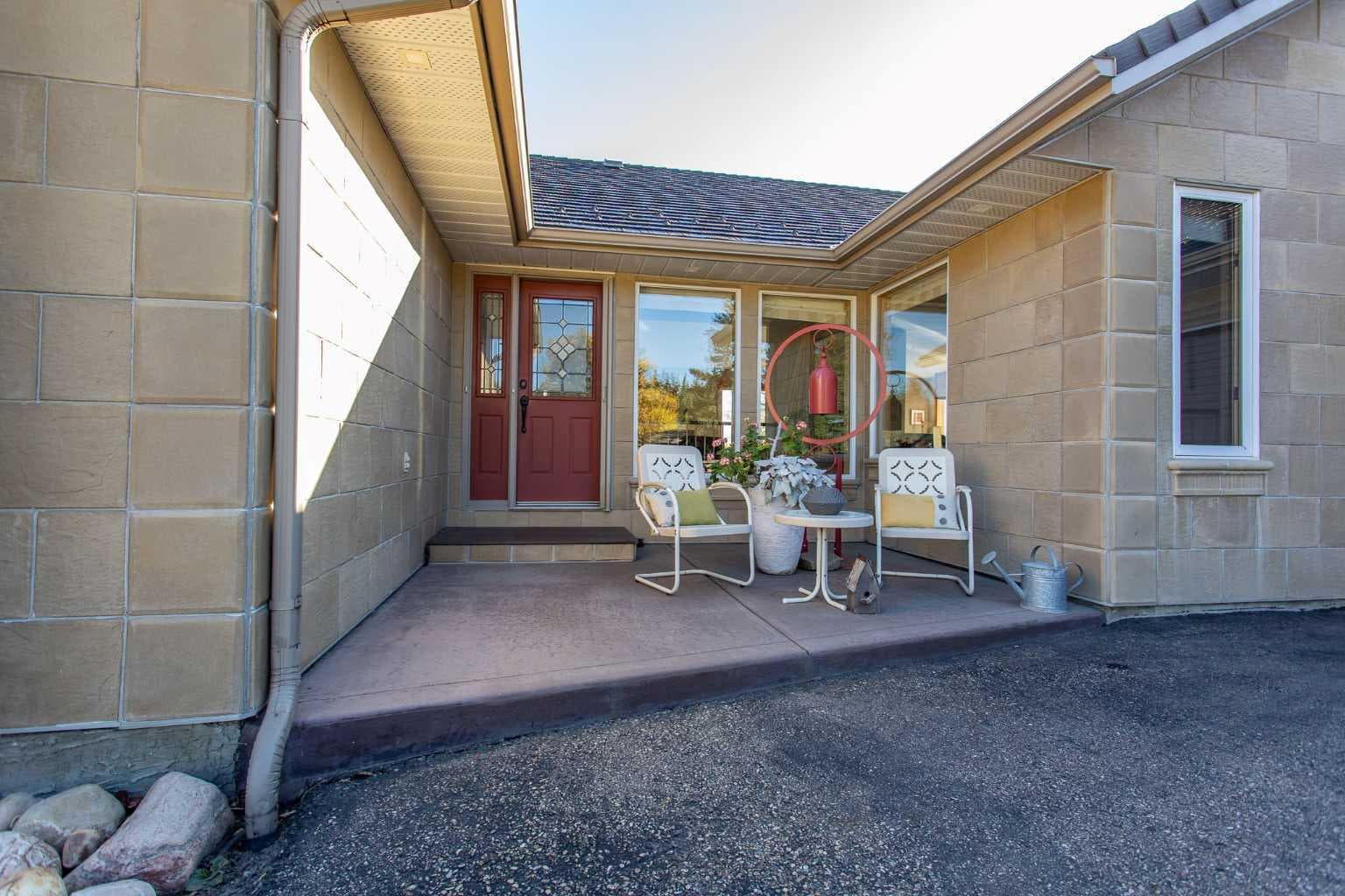 37 Wildrose Street — photo 3