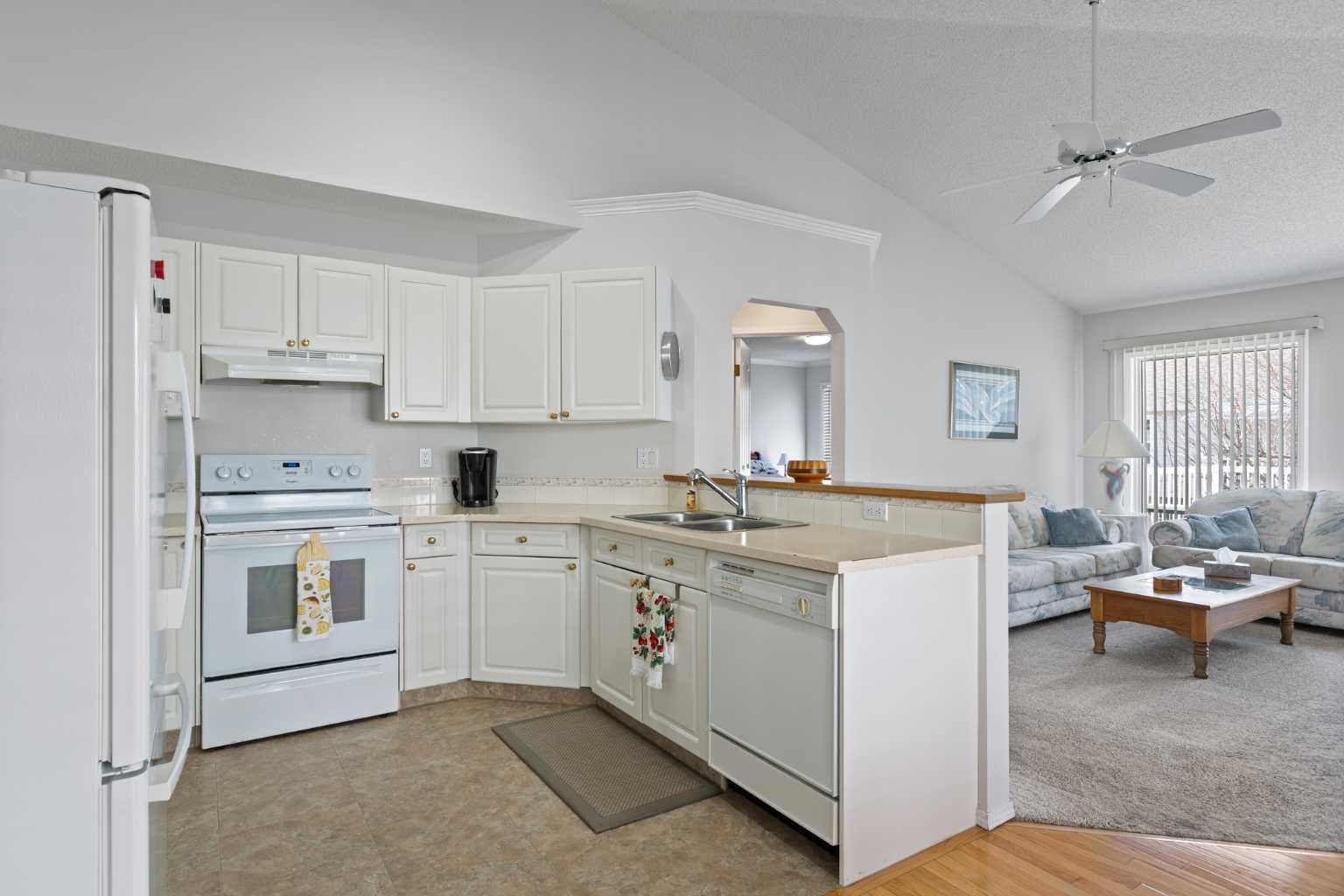 303 De Foras Close NW — photo 3