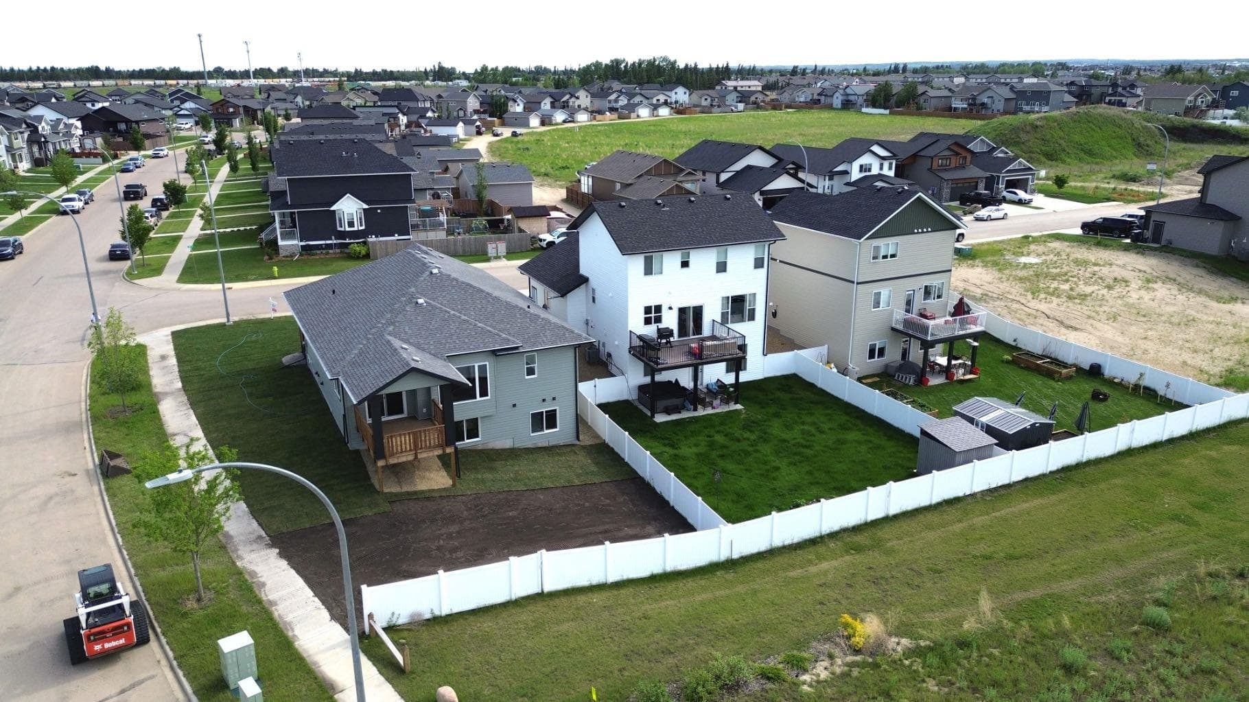 2 Aura Drive — photo 3