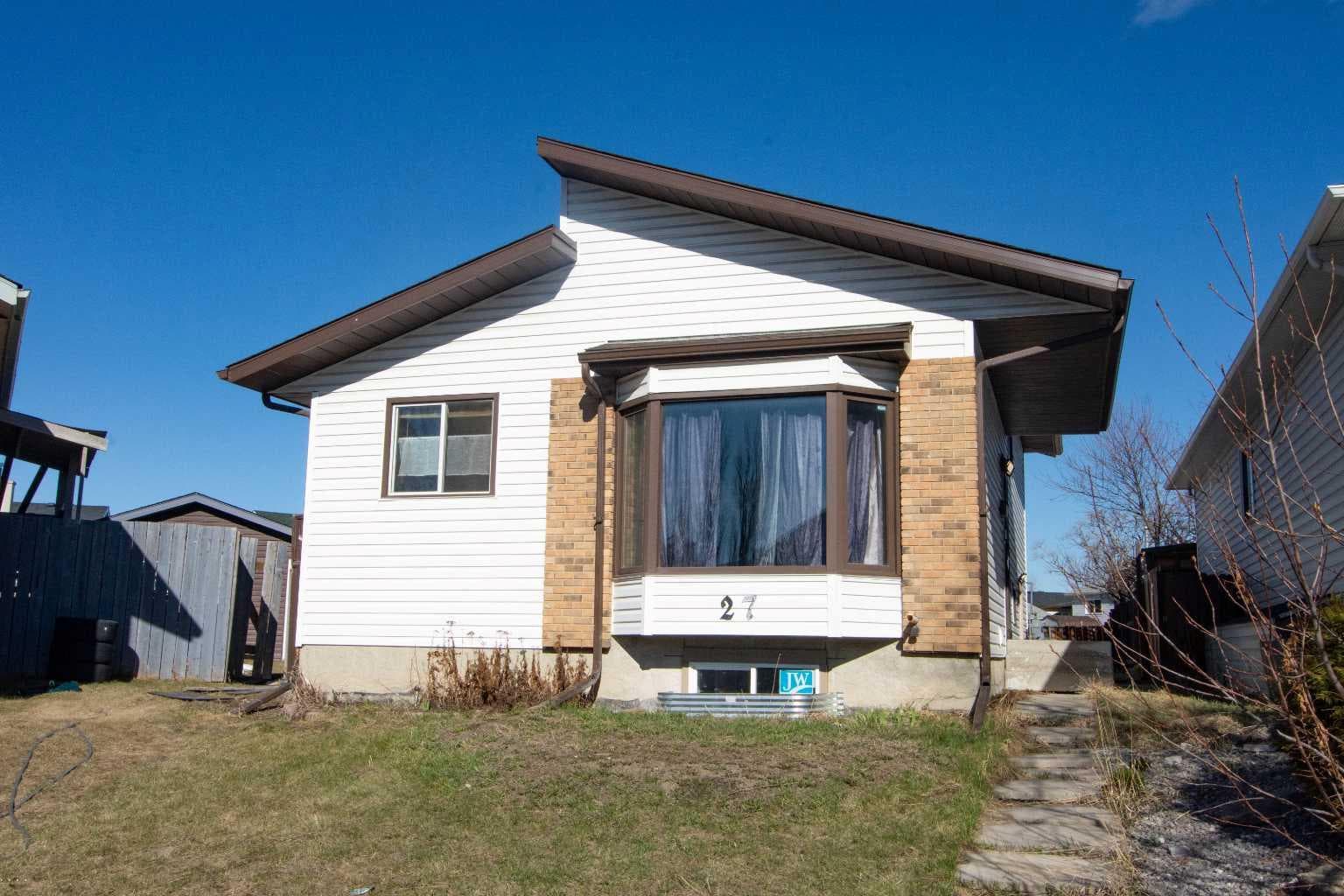 27 Taraglen Court NE — photo 1