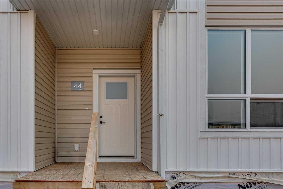 44 Lavelle Close — photo 4