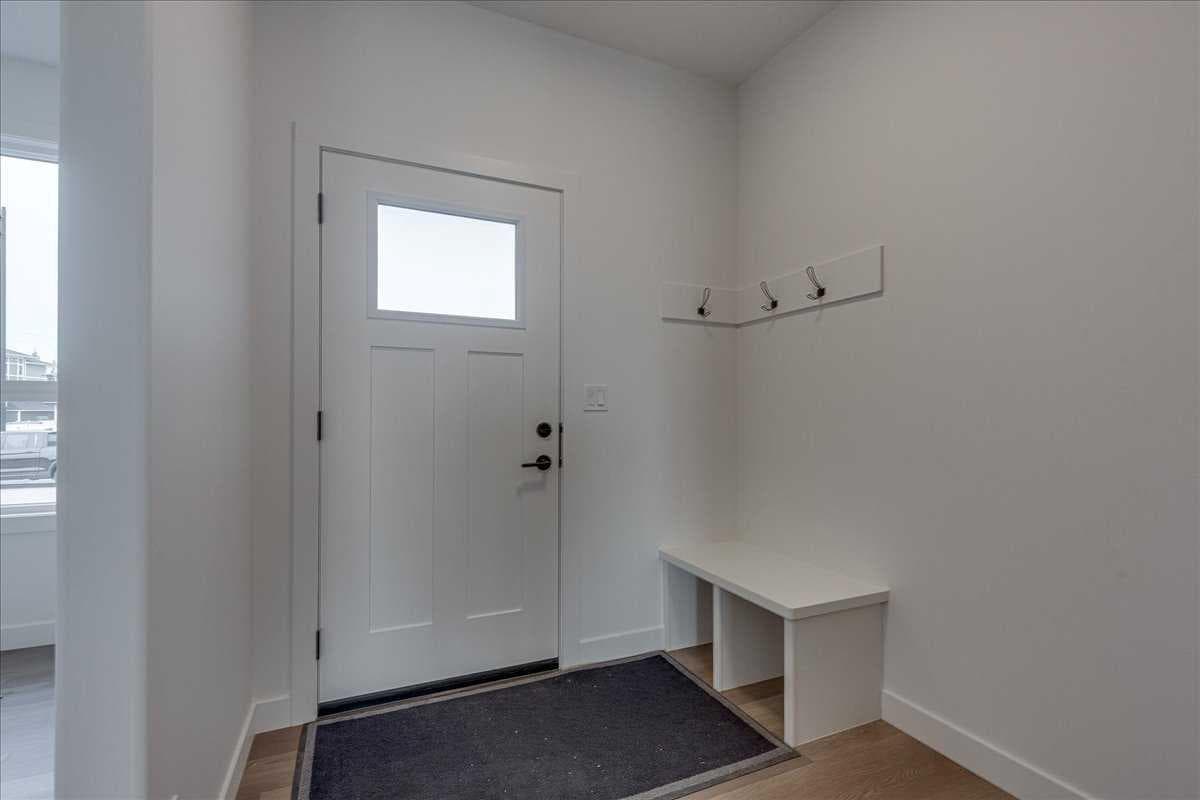 44 Lavelle Close — photo 5