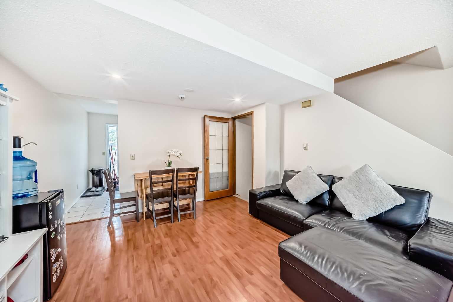 110 Edgeburn Crescent NW — photo 5