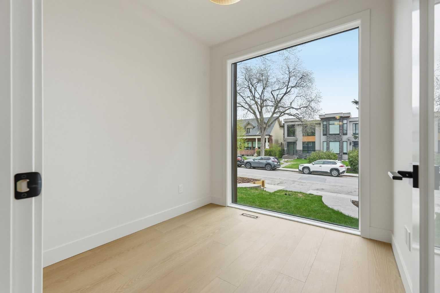 2521 19A Street SW — photo 4