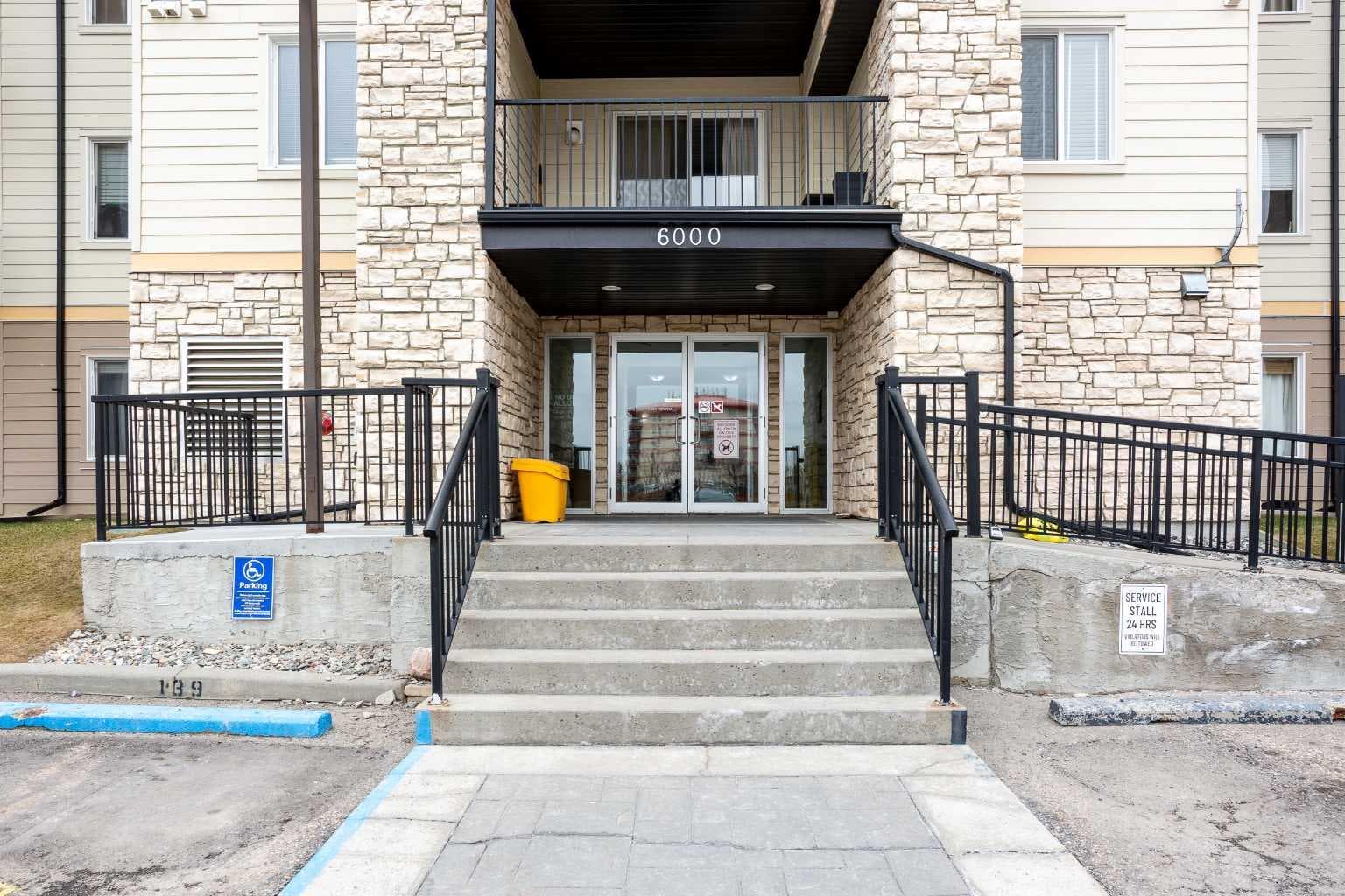 6405, 304 Mackenzie Way SW — photo 4