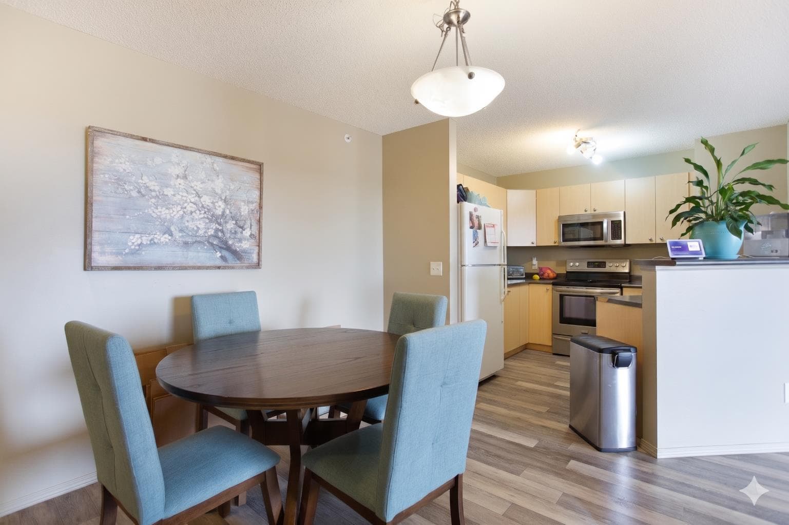 6405, 304 Mackenzie Way SW — photo 5