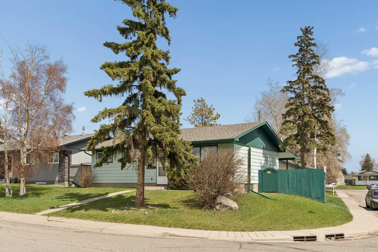 404 Manora Way NE — photo 3