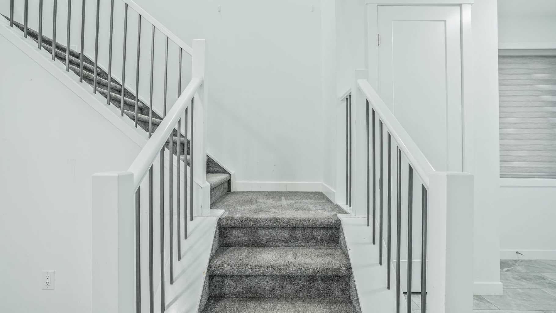 1025 Iron Landing Way — photo 3