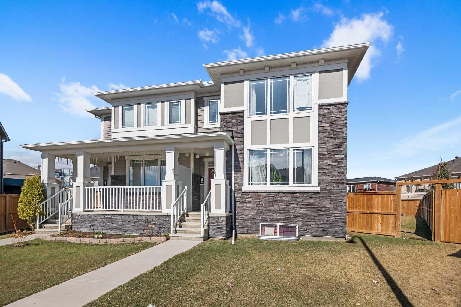 Semi Detached (Half Duplex) in Carrington