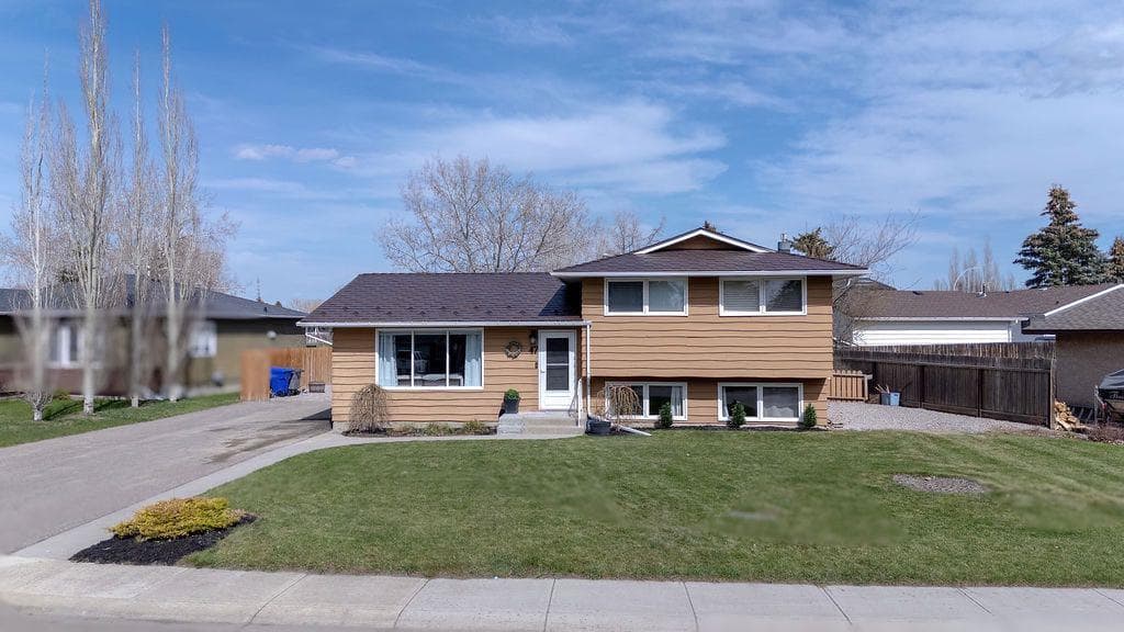47 Willow Road — photo 1