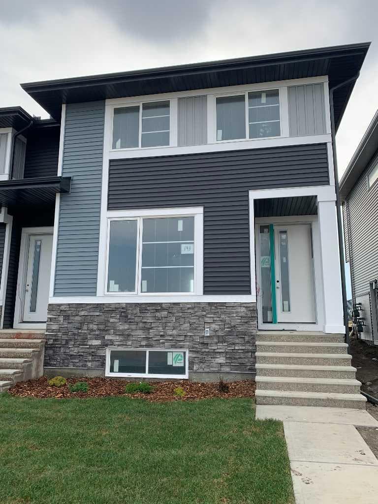 143 Ambleridge Street E — photo 1