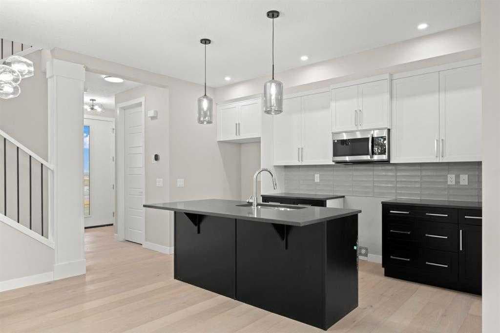 131 Ambleridge Street NW — photo 4
