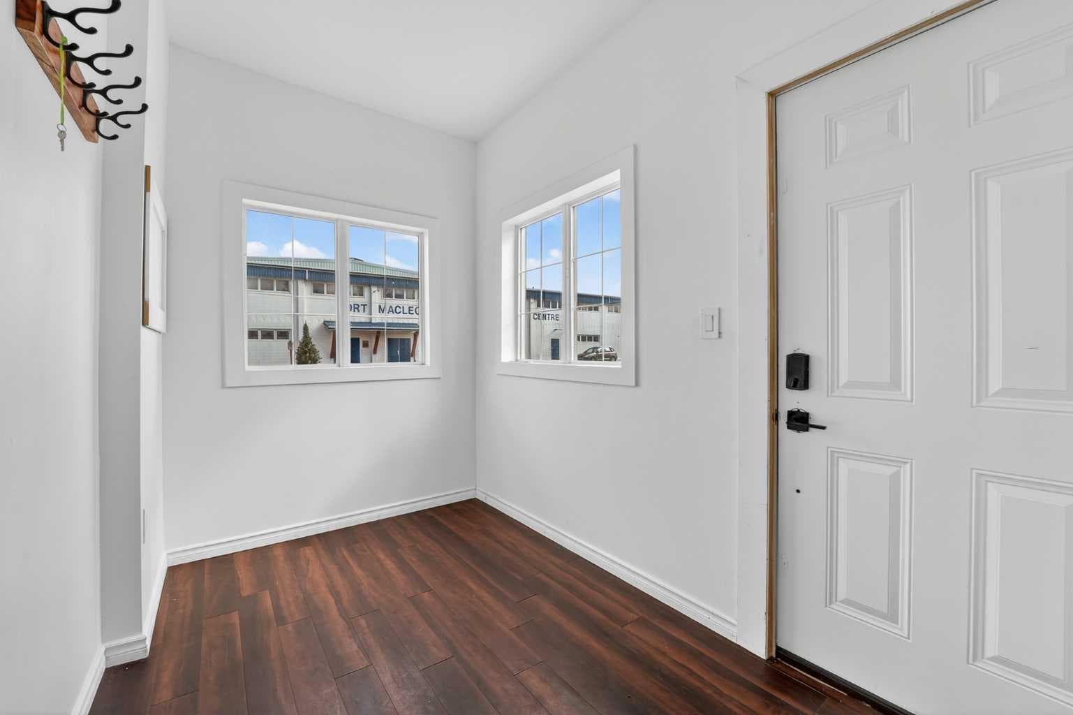 228 21 Street — photo 4