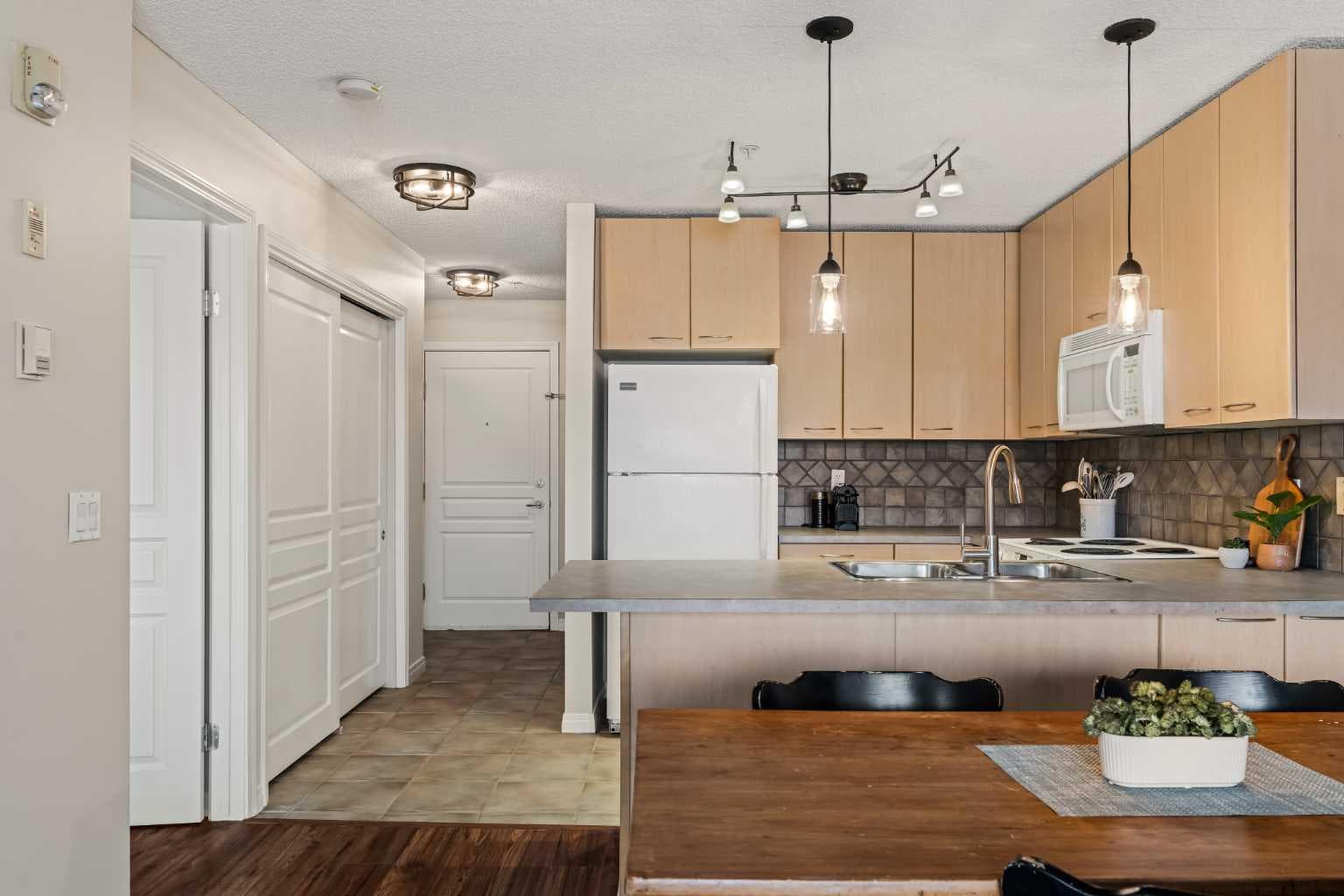 209, 5115 Richard Road SW — photo 3