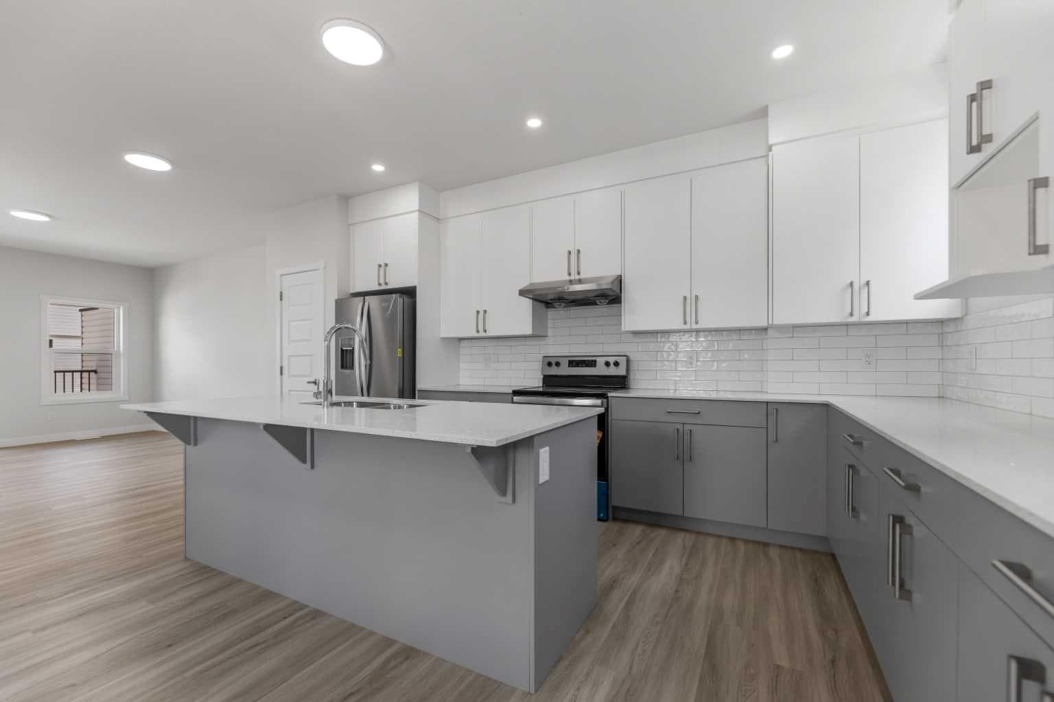 803, 90 Corner Meadows Manor NE — photo 3