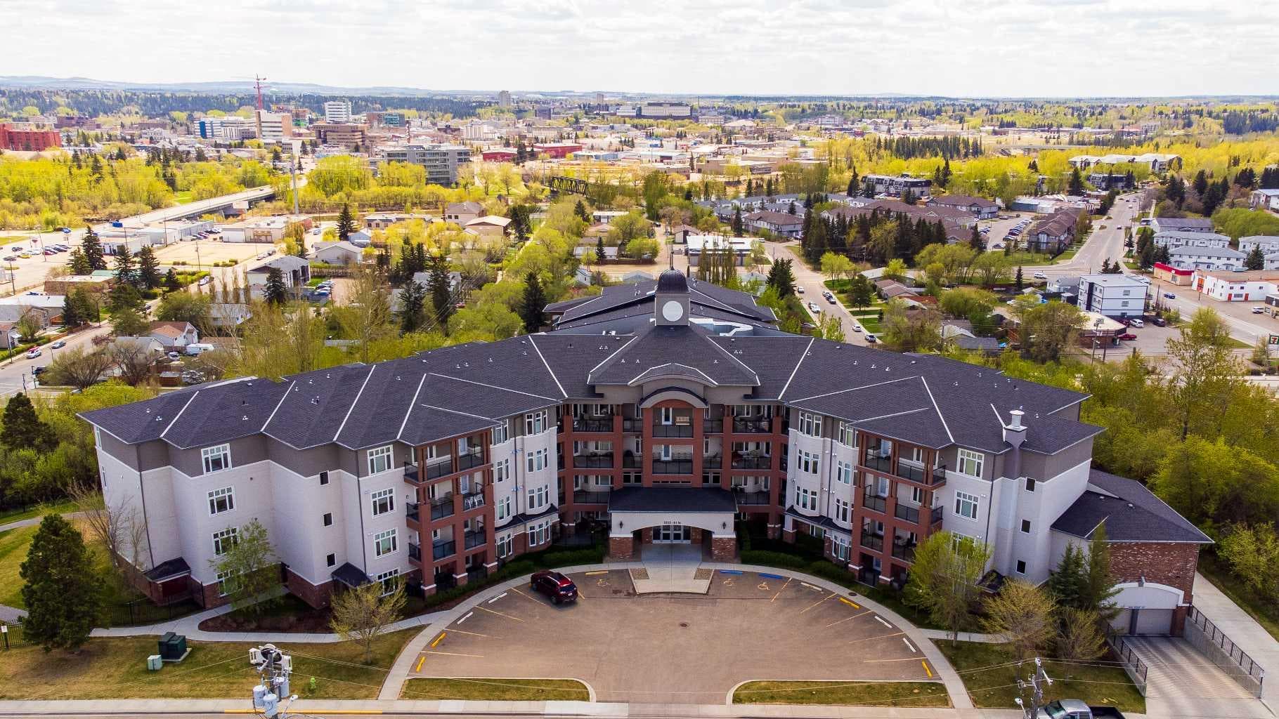 Apartment in Highland Green Estates