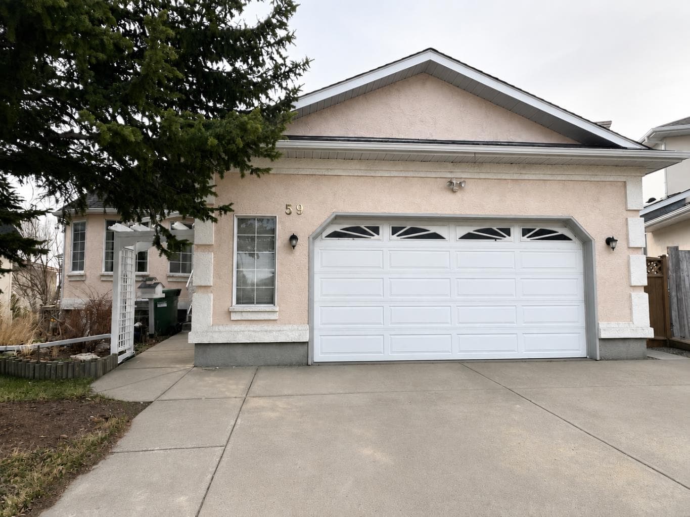 59 Edgebrook Circle NW — photo 1