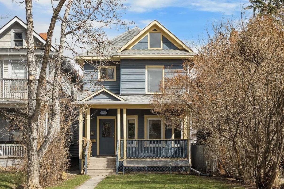528 21 Avenue SW — photo 1