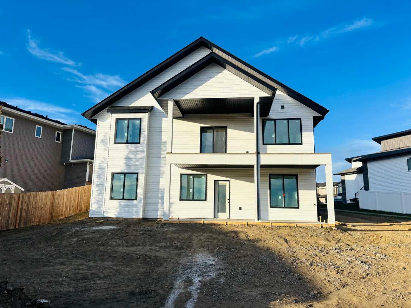 37 Maclean Close — photo 2